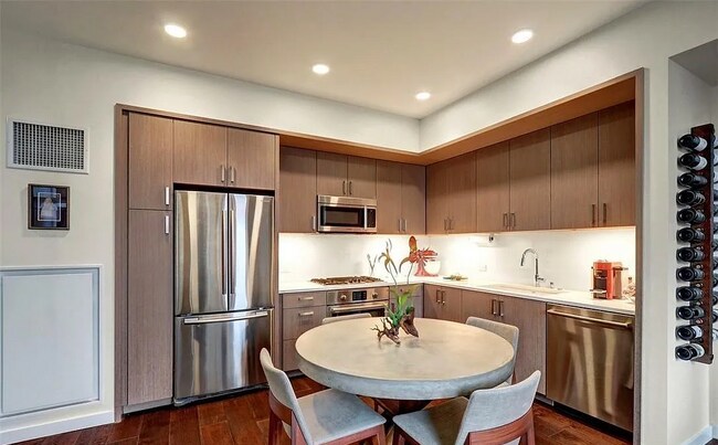 1321 Seneca St, Unit #1004 in Seattle, WA - Building Photo - Building Photo