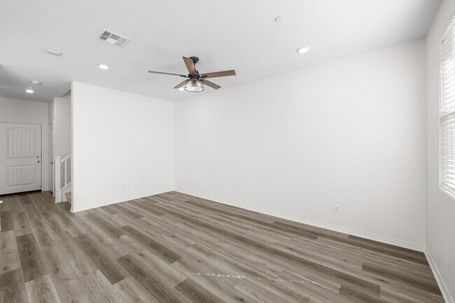 24131 Tuscany Ave in Murrieta, CA - Building Photo - Building Photo