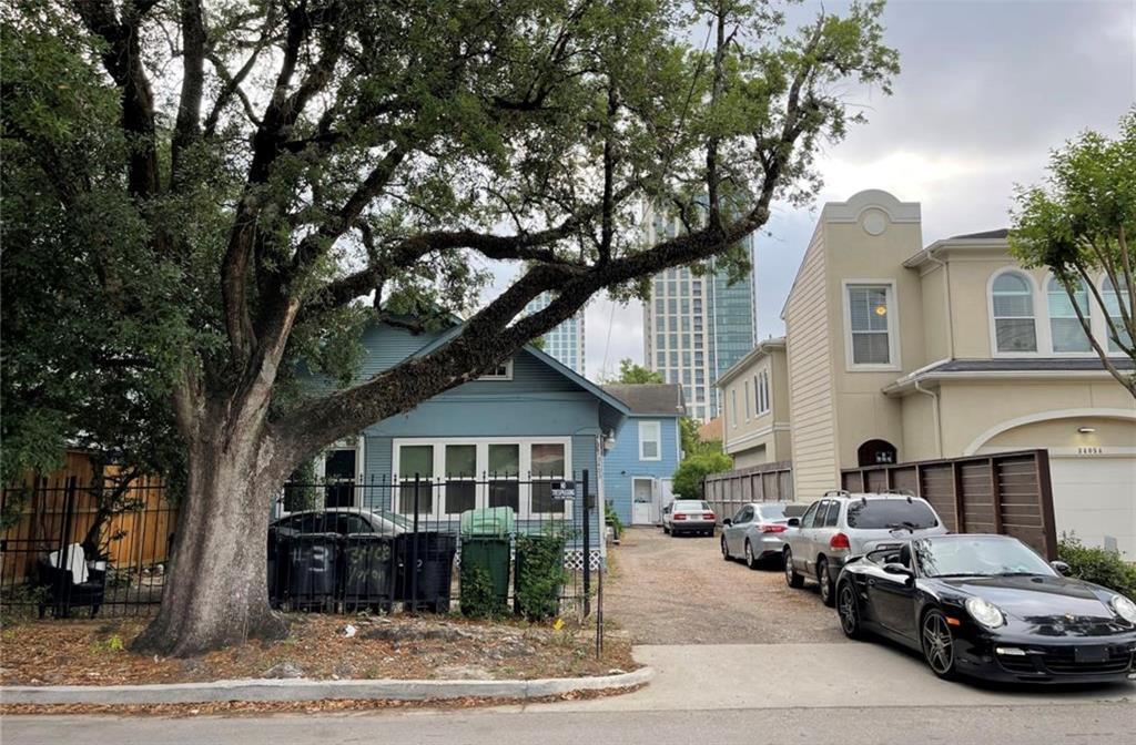 3403 Yupon St-Unit -4 in Houston, TX - Building Photo