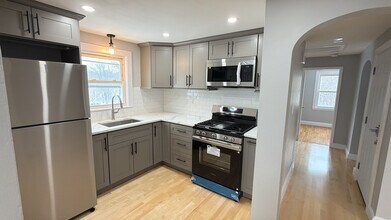 3 Mamelon Cir, Unit 2 in Boston, MA - Building Photo - Building Photo