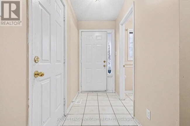 206 Beatrice Dr in Ottawa, ON - Building Photo - Building Photo