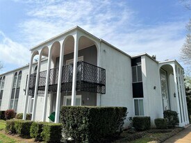 1302 Mercury Mnr in Murfreesboro, TN - Building Photo