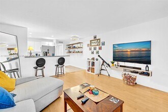 2715 NE 49th St in Fort Lauderdale, FL - Building Photo - Building Photo