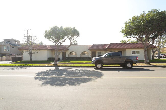 618 Delaware St in Huntington Beach, CA - Building Photo - Building Photo