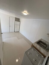 1331 SW 129th Ave in Miami, FL - Foto de edificio - Building Photo