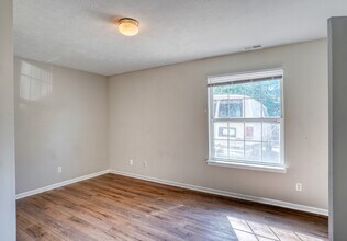 Holloway Street Apartments in Lafayette, IN - Building Photo - Building Photo