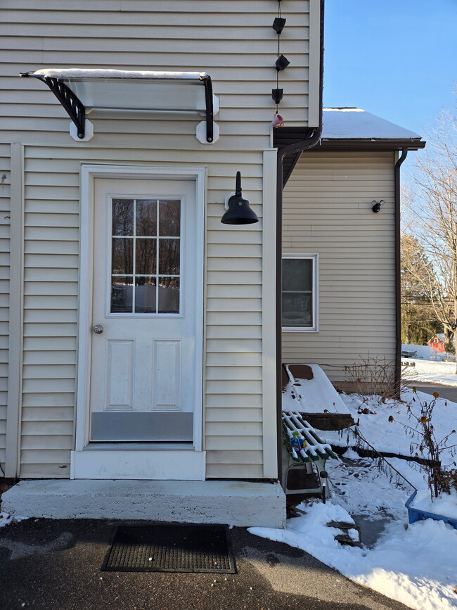 56 Ellington Ave, Unit #3