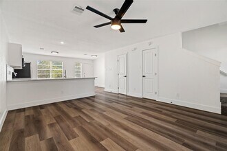 1810 River Crossing Cir in Austin, TX - Building Photo - Building Photo