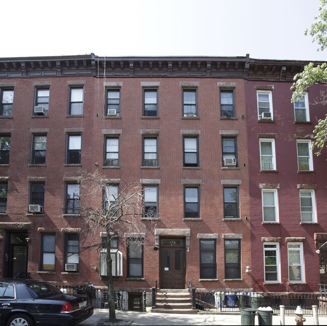 176 Union St in Brooklyn, NY - Building Photo - Building Photo