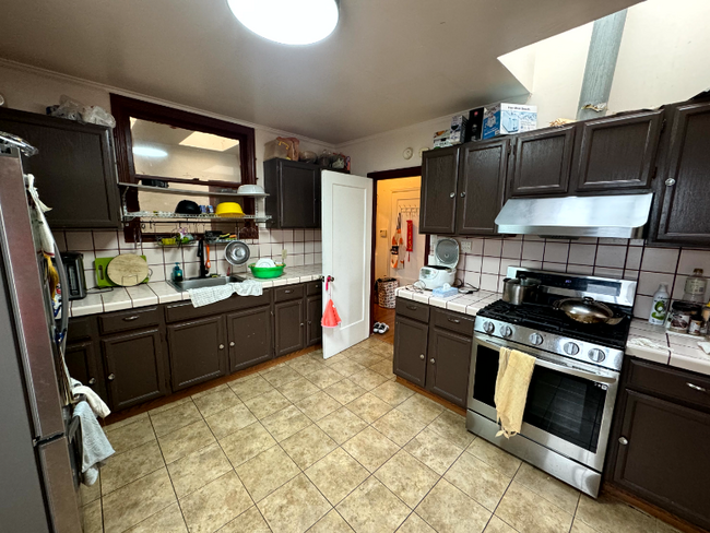 2058 Thomas Ave in San Francisco, CA - Building Photo - Building Photo