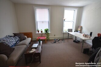 7 Sutherland Rd, Unit 2 in Boston, MA - Building Photo - Building Photo