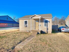 4001 N Rockwell Ave in Bethany, OK - Building Photo