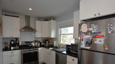 125 Pleasant St in Winthrop, MA - Building Photo - Building Photo