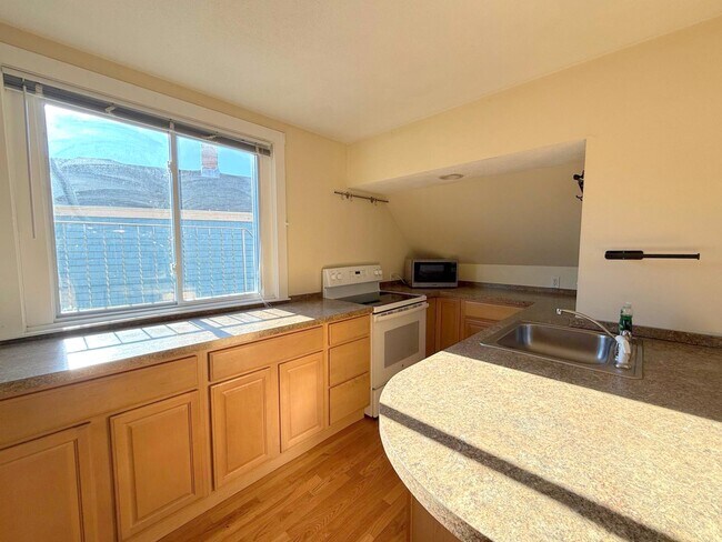 16 Winter St, Unit 3
