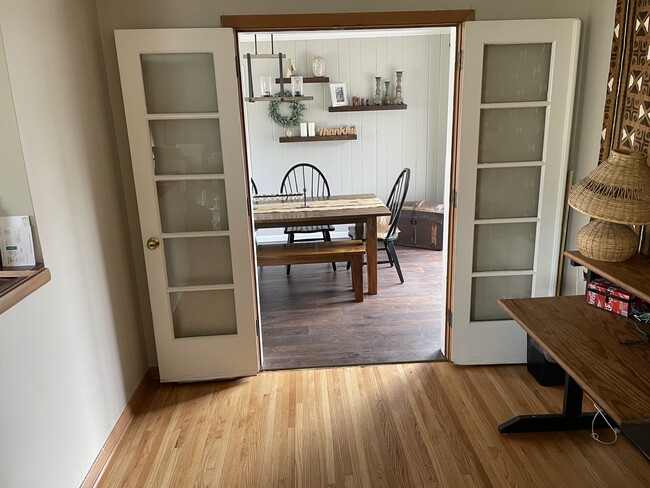 property at 2505 Zinran Ave S