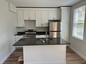 23 Gold St in Stonington, CT - Building Photo - Building Photo