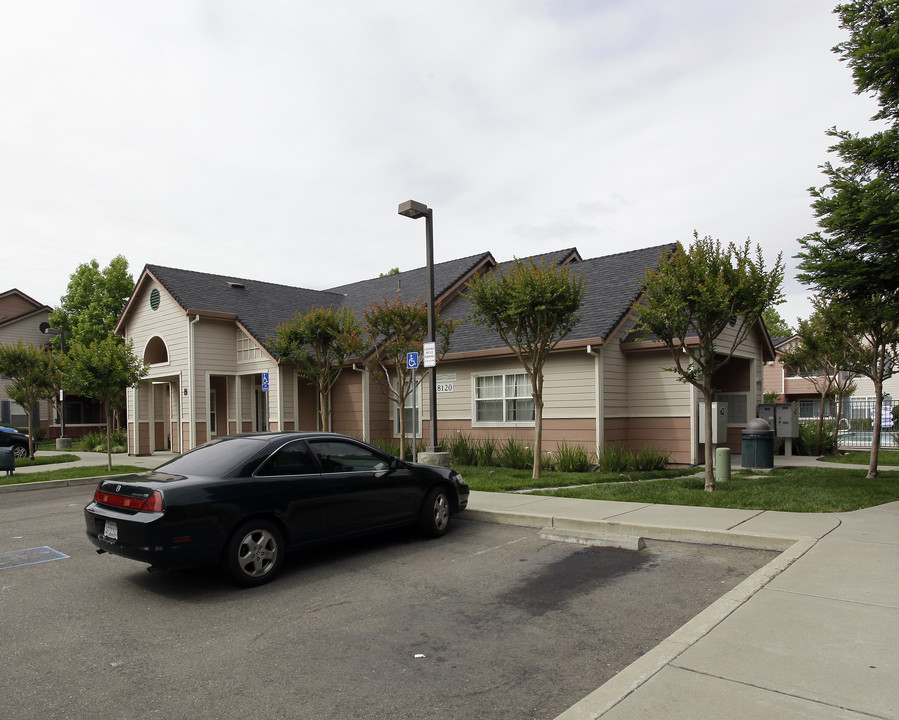 Auberry Park Apartments in Sacramento, CA - Building Photo