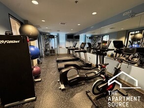 1324 W Morse Ave, Unit 609 in Chicago, IL - Foto de edificio - Building Photo