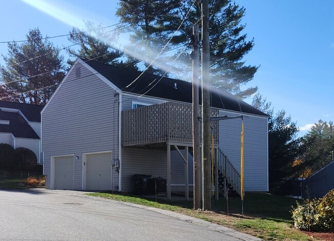 property at 5 Esquire Cir