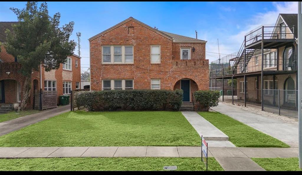 1631 Castle Ct in Houston, TX - Building Photo