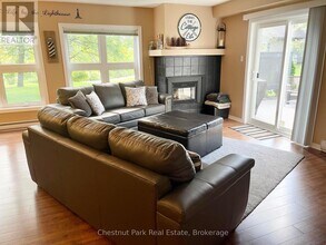 812 Suncrest Cir in Collingwood, ON - Building Photo - Building Photo