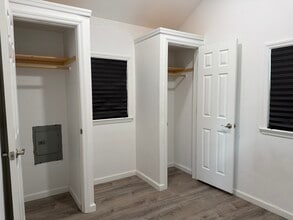 8 Hideaway Ln in Marlboro, NY - Building Photo - Building Photo