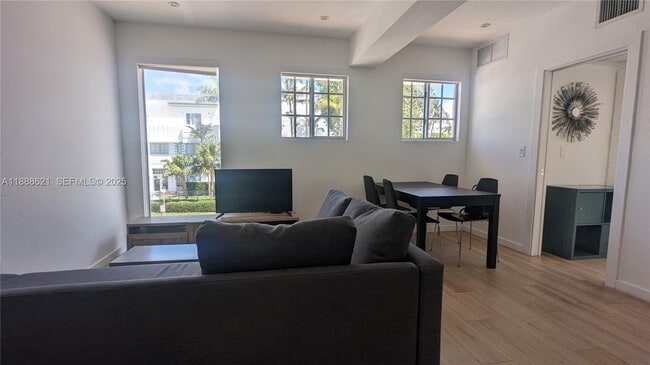 700 16th St in Miami Beach, FL - Building Photo - Building Photo