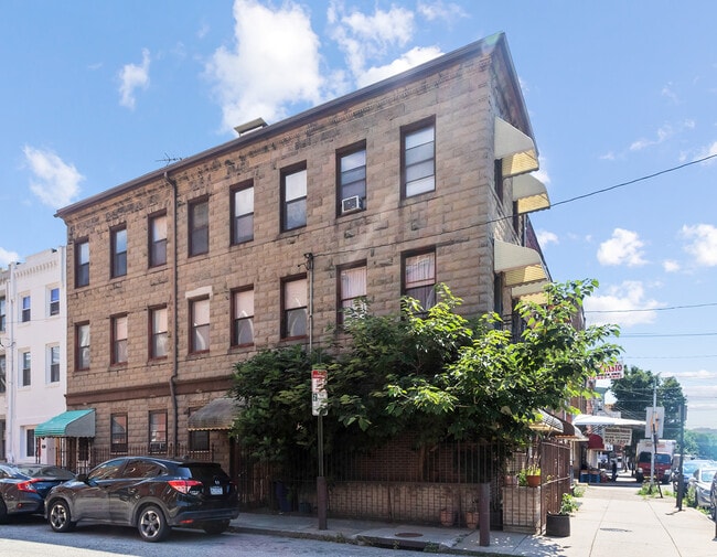 921 Christian St, Unit 3