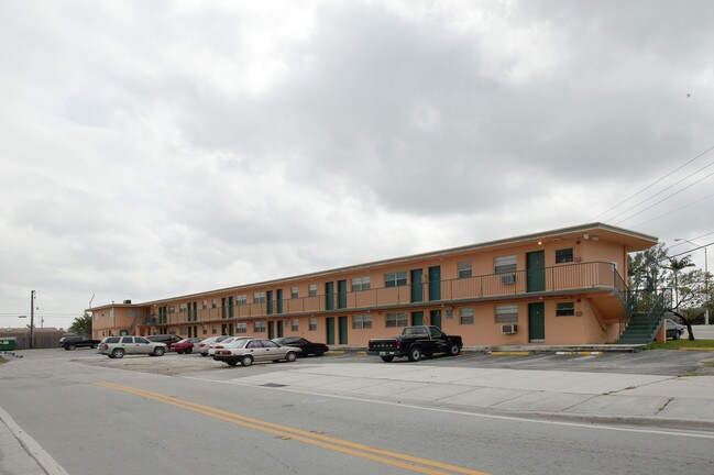 Allegro Apartments in Hialeah, FL - Foto de edificio - Building Photo