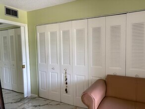 166 Sheffield G in West Palm Beach, FL - Building Photo - Building Photo