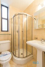 346 E 18th St in New York, NY - Building Photo - Building Photo