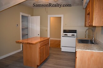 180 S Clarendon St in Cranston, RI - Foto de edificio - Building Photo