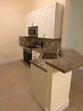 2304 NE 37th Ter in Homestead, FL - Foto de edificio - Building Photo