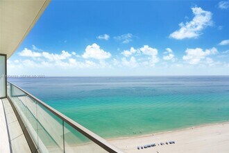 18975 Collins Ave in Sunny Isles Beach, FL - Building Photo - Building Photo