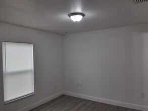 9835 Gray Fox Ln in Port Richey, FL - Building Photo - Building Photo