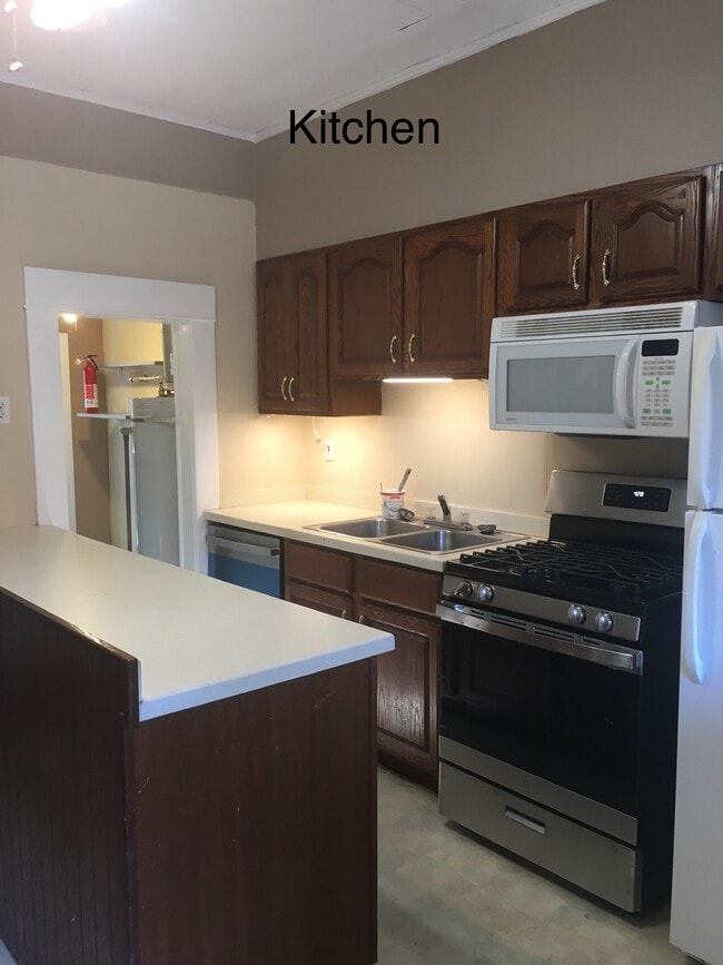 302 Elles Ave in Carterville, IL - Building Photo - Building Photo
