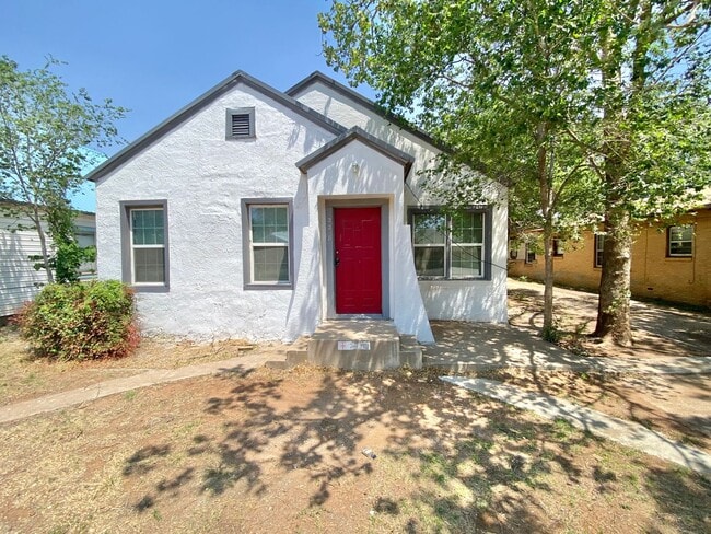 property at 2218 15th St