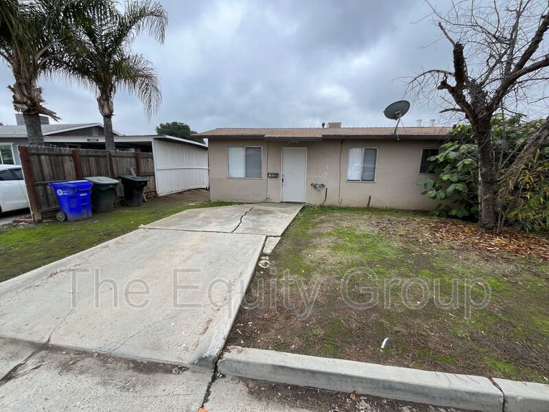 381 E Garden Ave in Porterville, CA - Building Photo