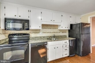 1122 N Utah St in Arlington, VA - Foto de edificio - Building Photo