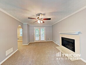 563 Freemans Walk in Stone Mountain, GA - Building Photo - Building Photo