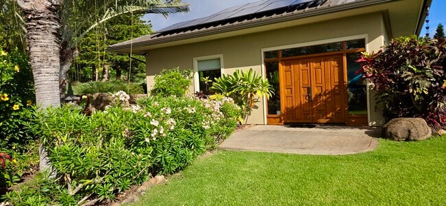 202 Paia Pohaku Pl in Lahaina, HI - Building Photo - Building Photo