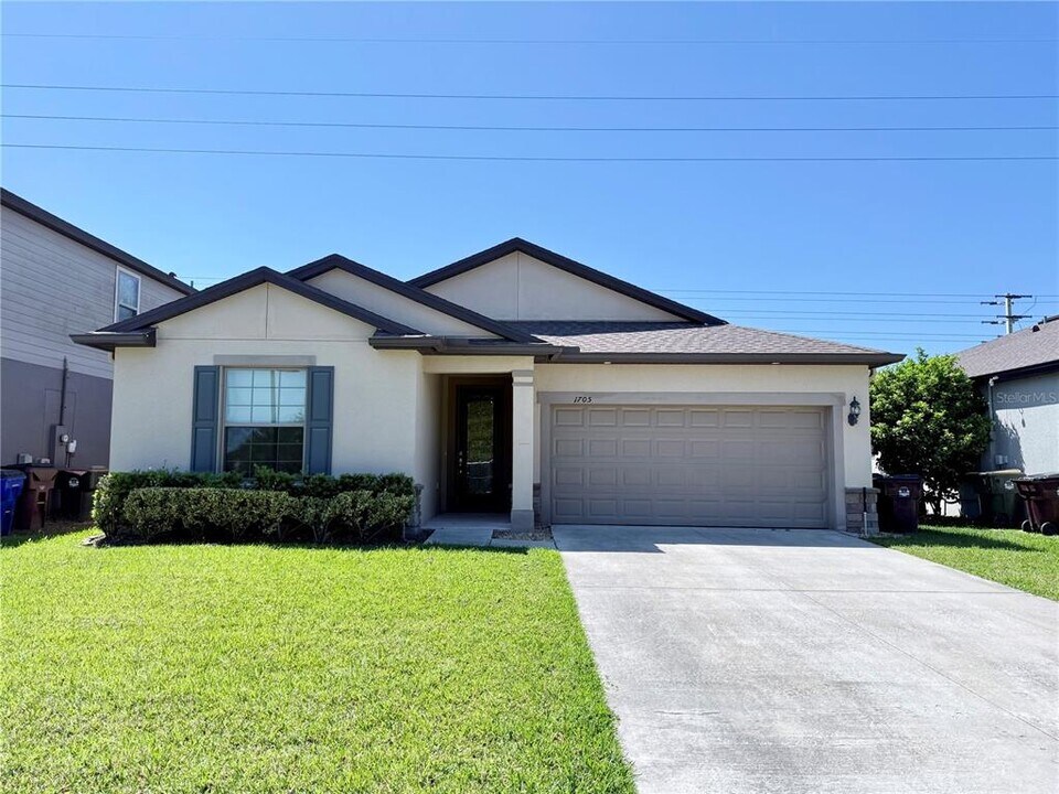 1705 Cayman Cove Cir in St. Cloud, FL - Building Photo