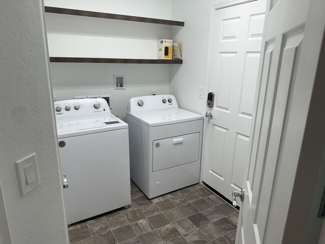 5953 Aurora Gold Ave in Las Vegas, NV - Building Photo - Building Photo