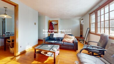 45 Warren St in Arlington, MA - Building Photo - Building Photo