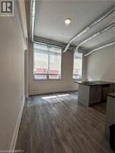 11 Queen St in Brantford, ON - Building Photo - Building Photo