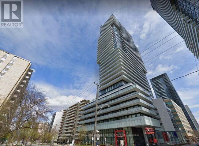 185-3185 Roehampton Ave