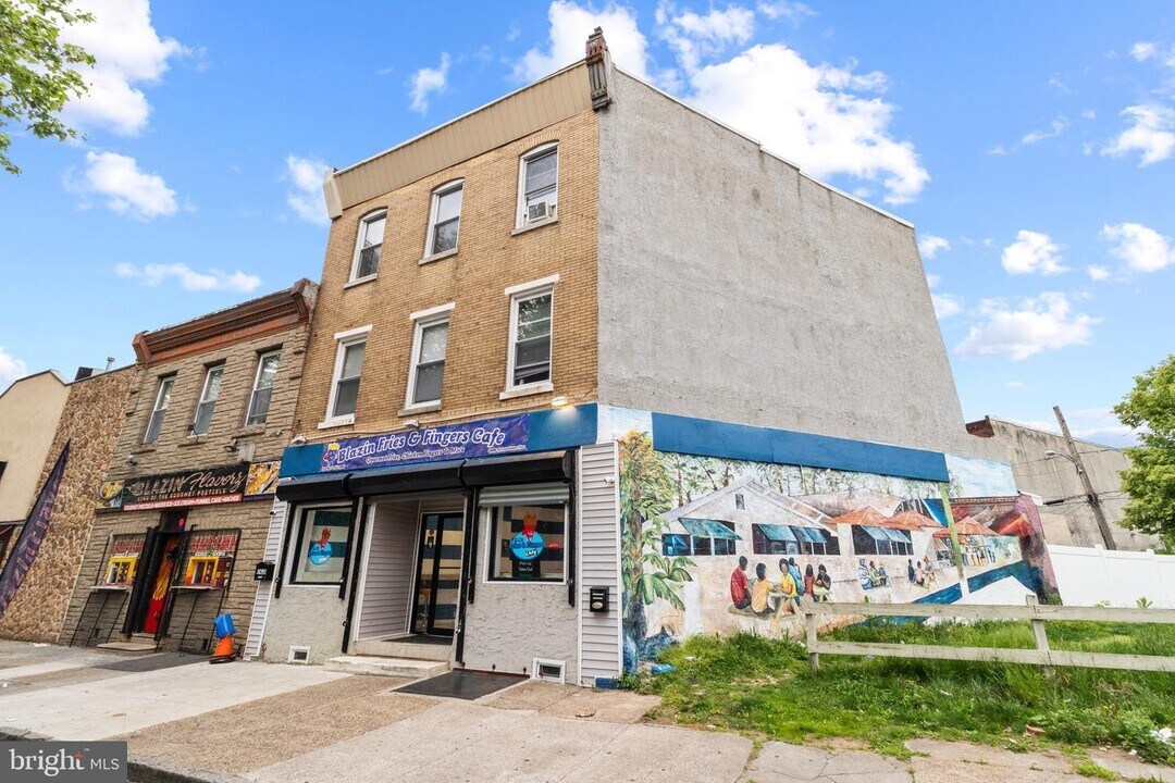 2408 Germantown Ave in Philadelphia, PA - Building Photo