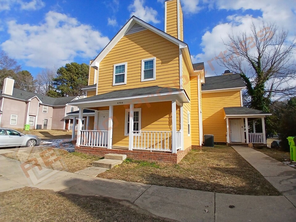 4704 Hoyle Dr in Raleigh, NC - Building Photo