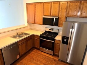 2928 Kentshire Cir in Naperville, IL - Building Photo - Building Photo