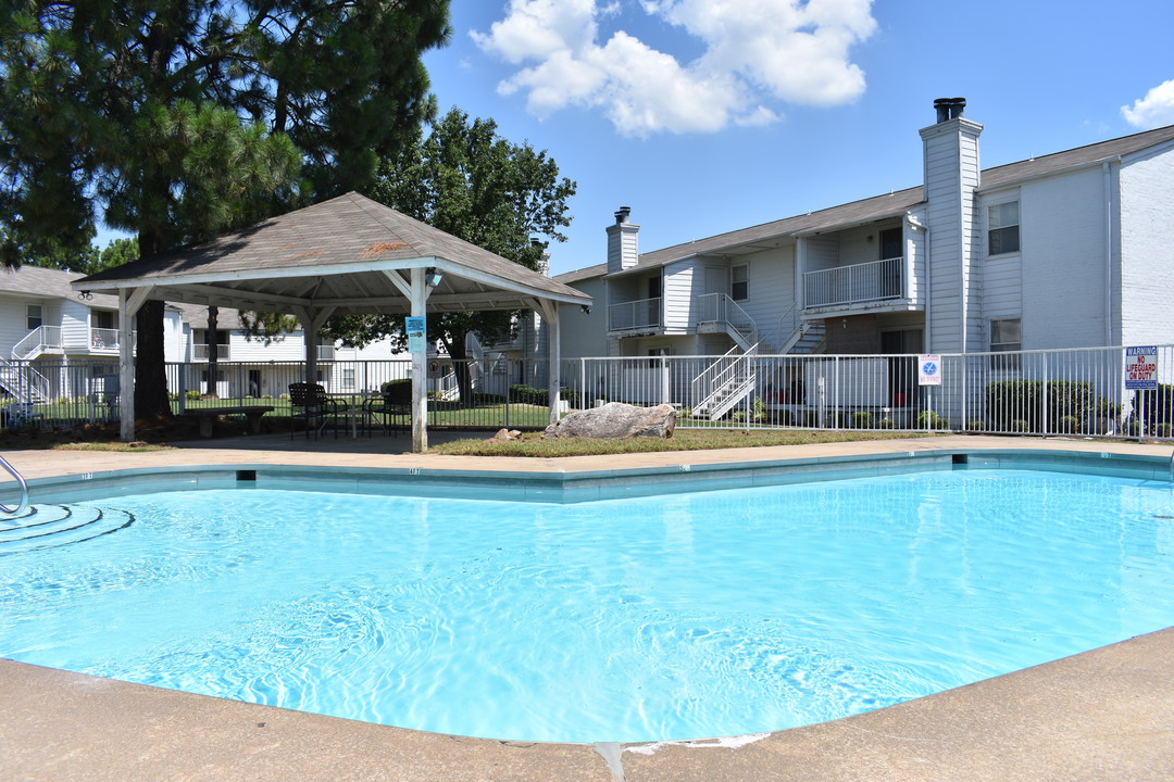 Southpoint Apartments in Fort Smith, AR - Building Photo